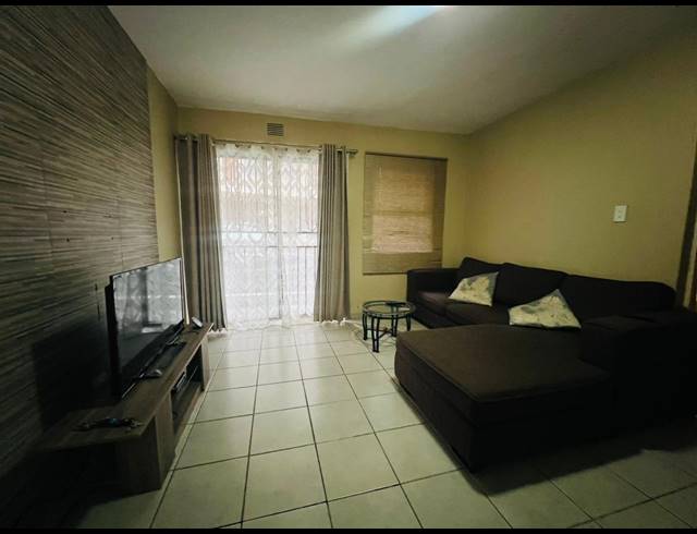 2 BEDROOM APARTMENT FOR SALE IN NEWLANDS EAST